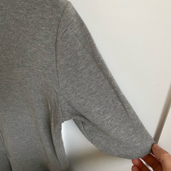 GAP Gray Peplum Jersey Top - Picture 7 of 8